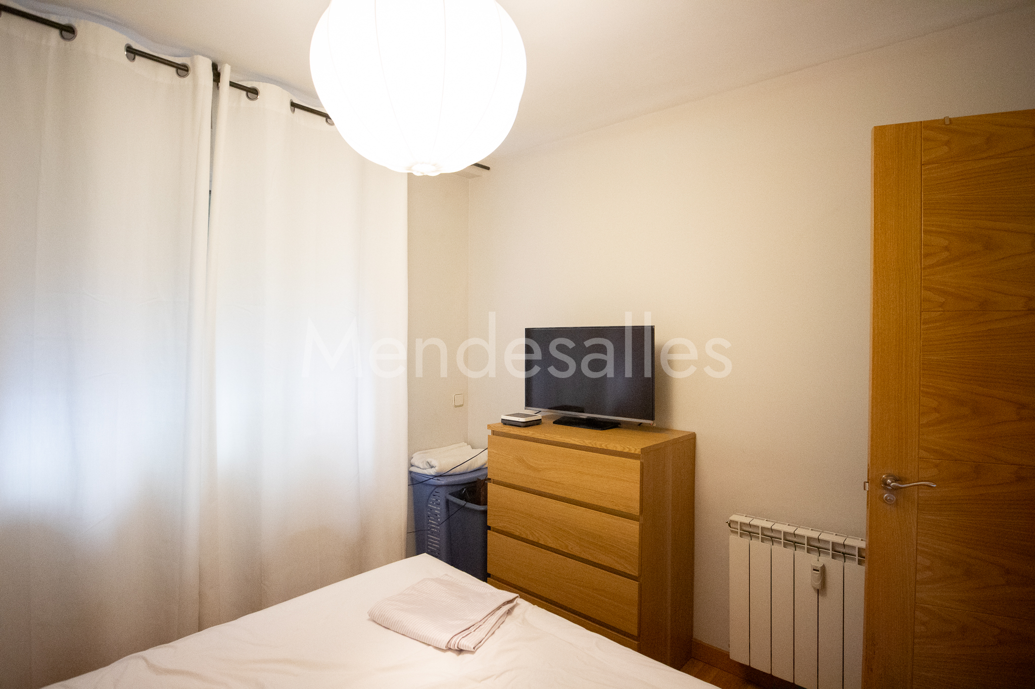 Otra vista del dormitorio principal