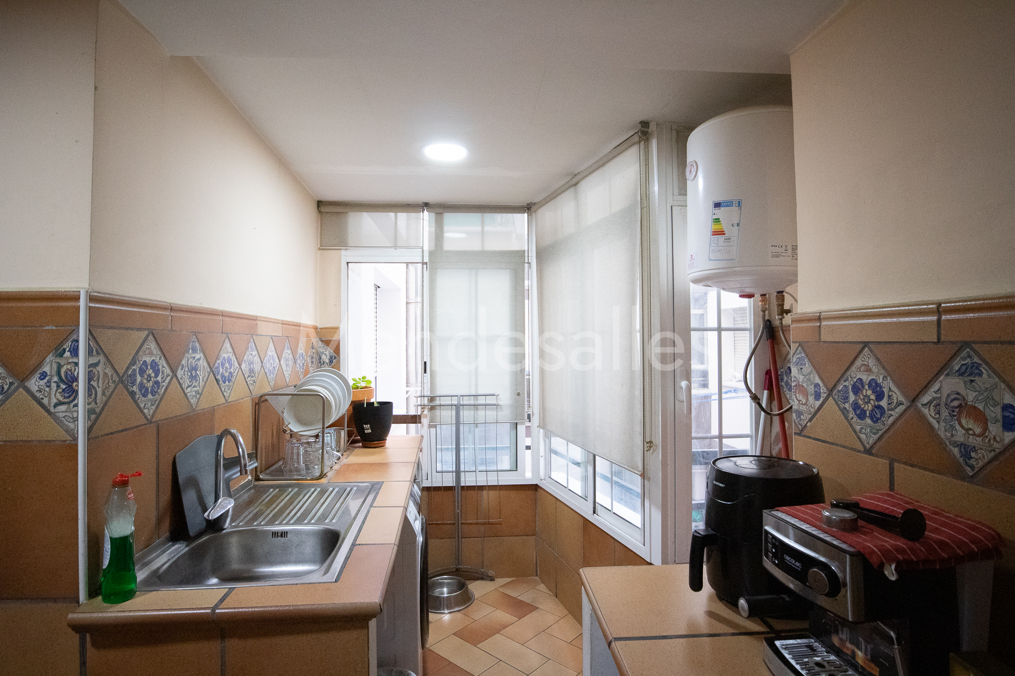 Cocina y ventana de ventilación