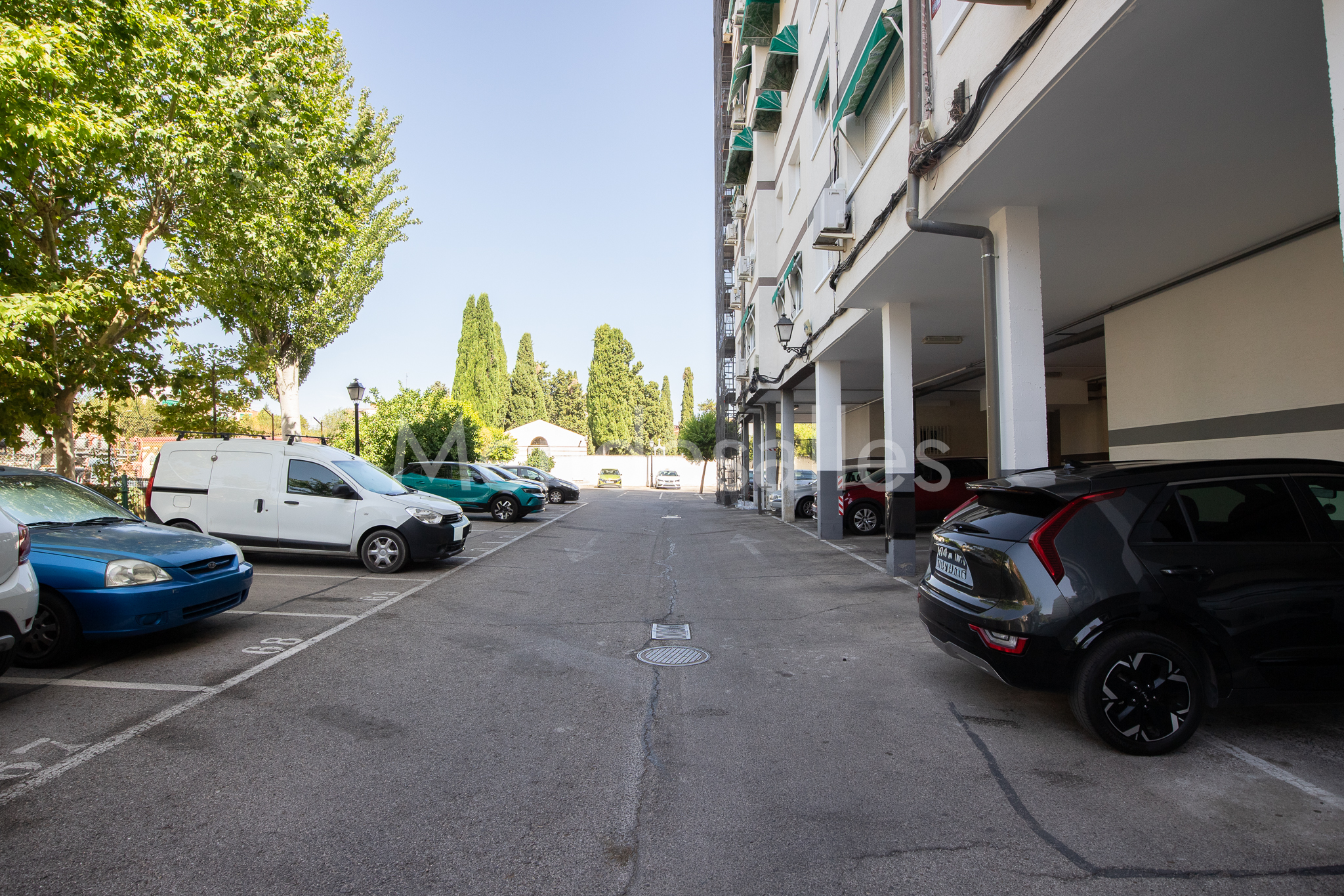 Aparcamiento comunitario en superficie