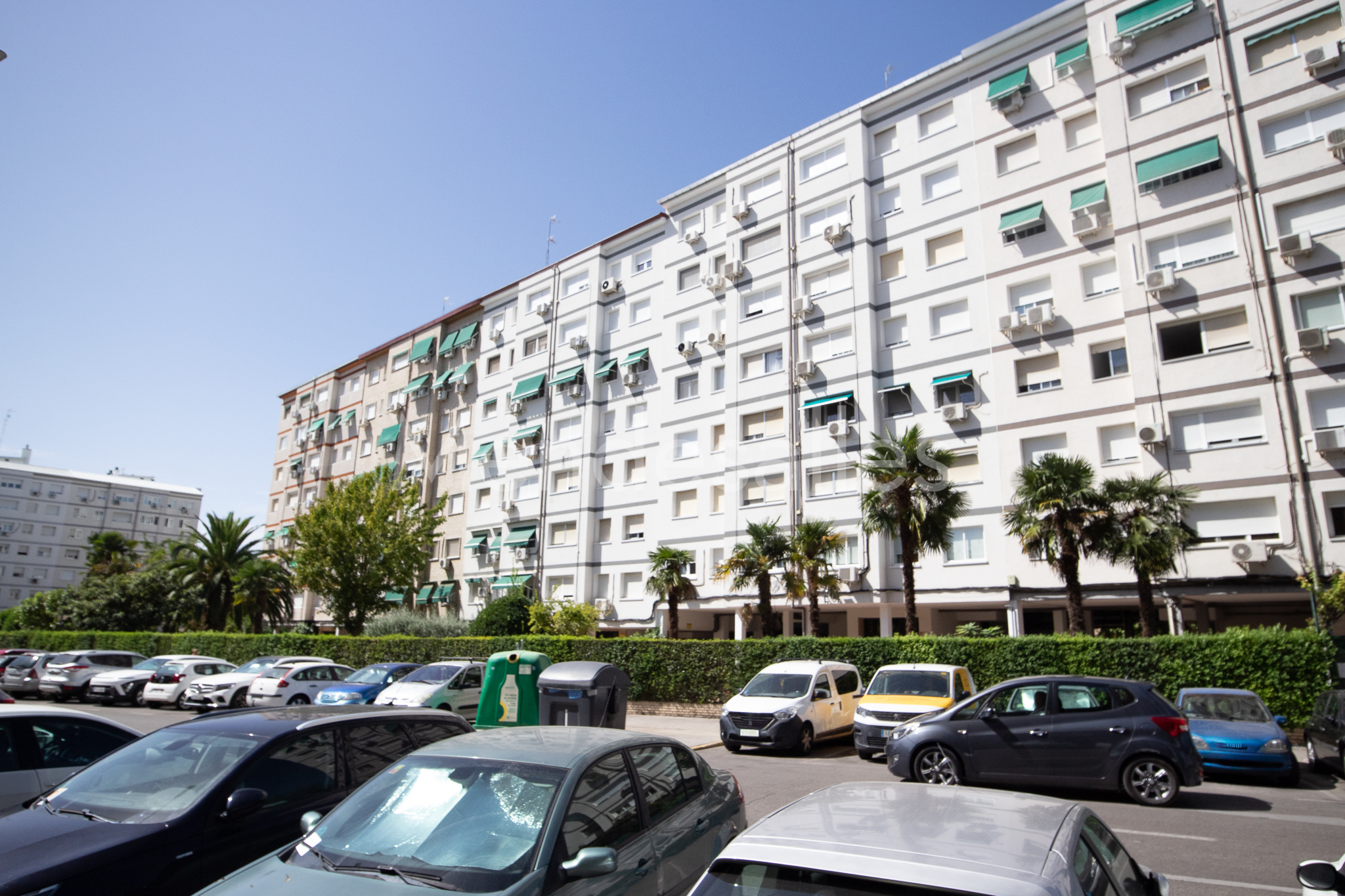 Fachada del edificio en calle Desarrollo, Móstoles